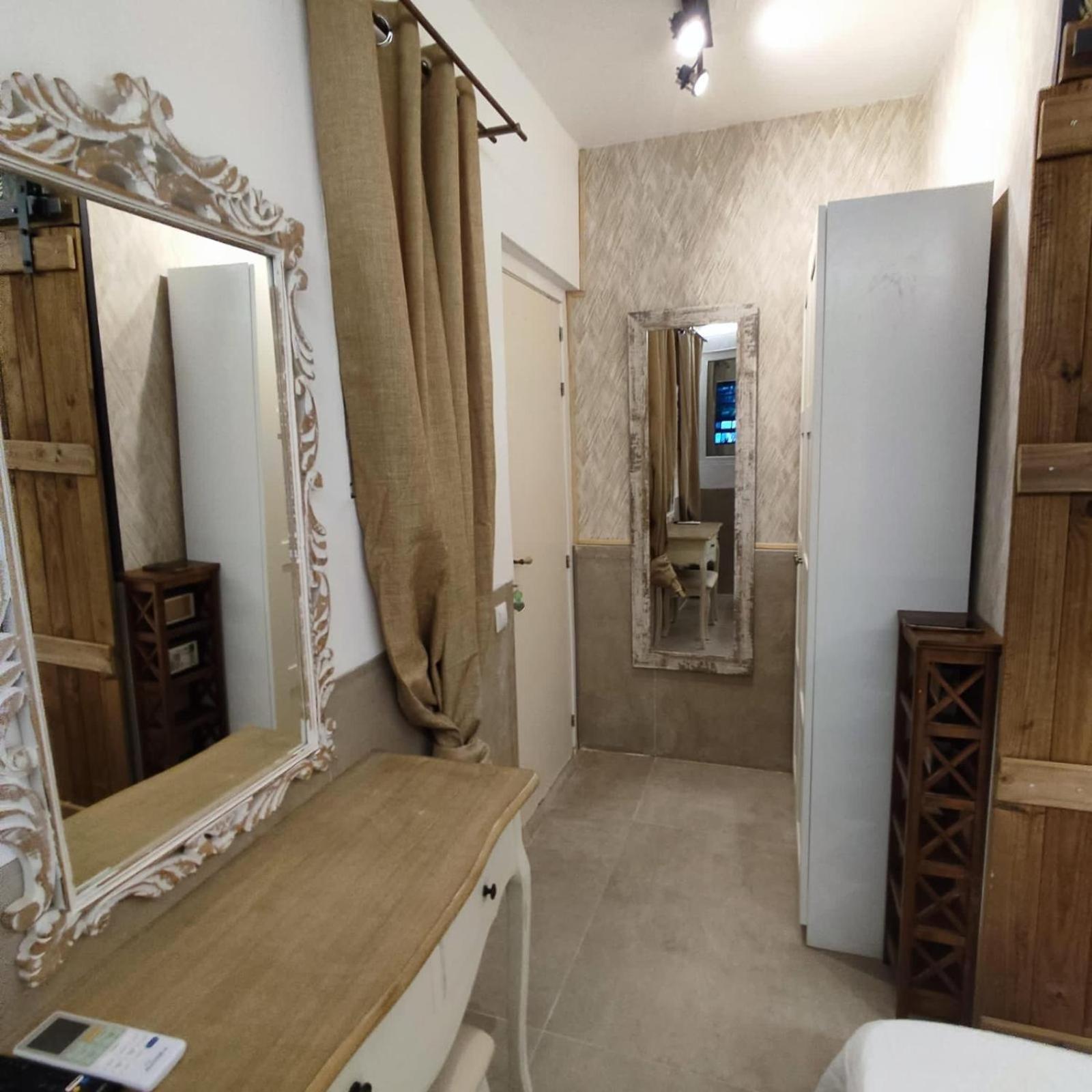 Private Rooms บาร์เซโลนา ภายนอก รูปภาพ
