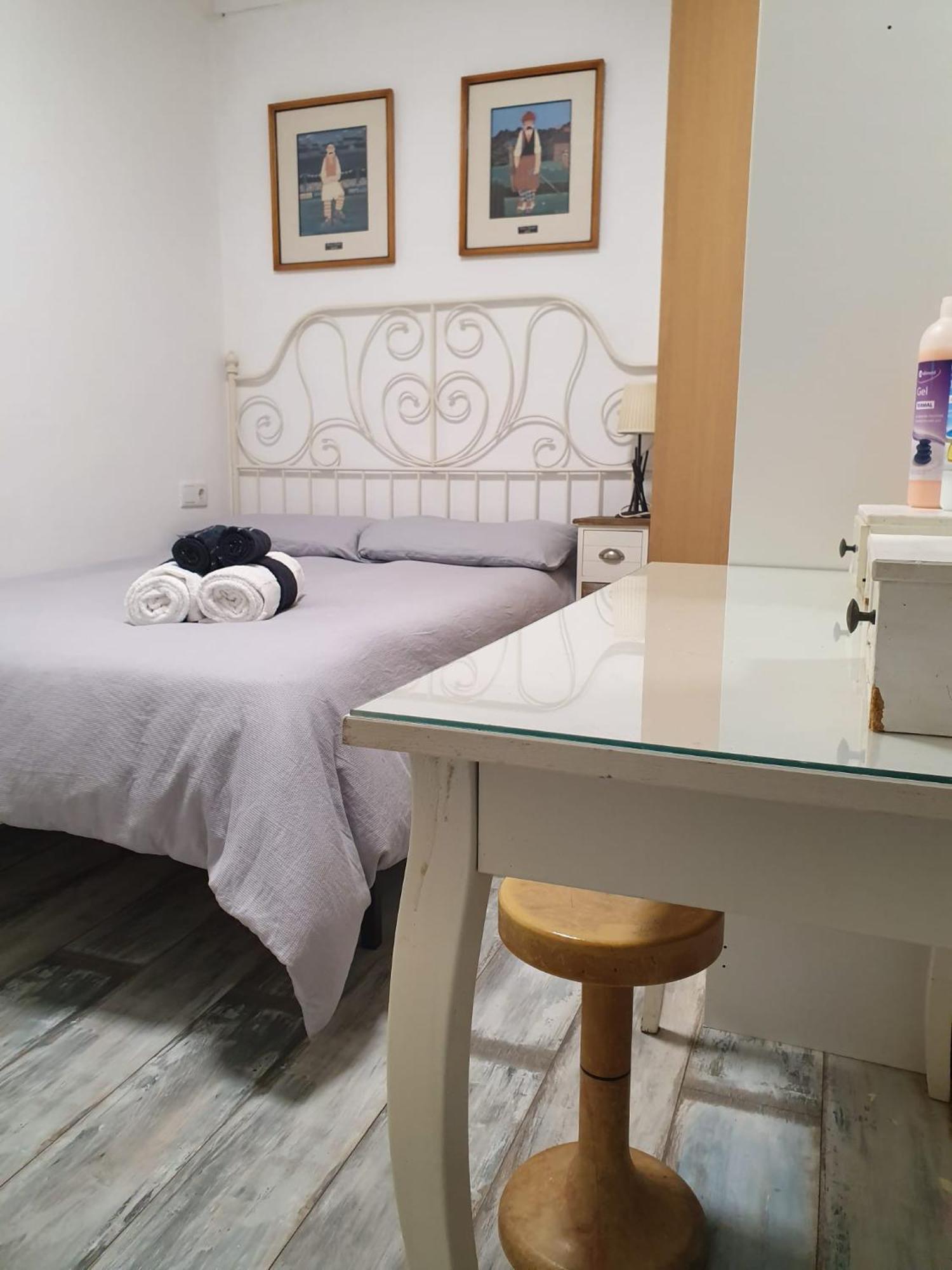 Private Rooms บาร์เซโลนา ภายนอก รูปภาพ